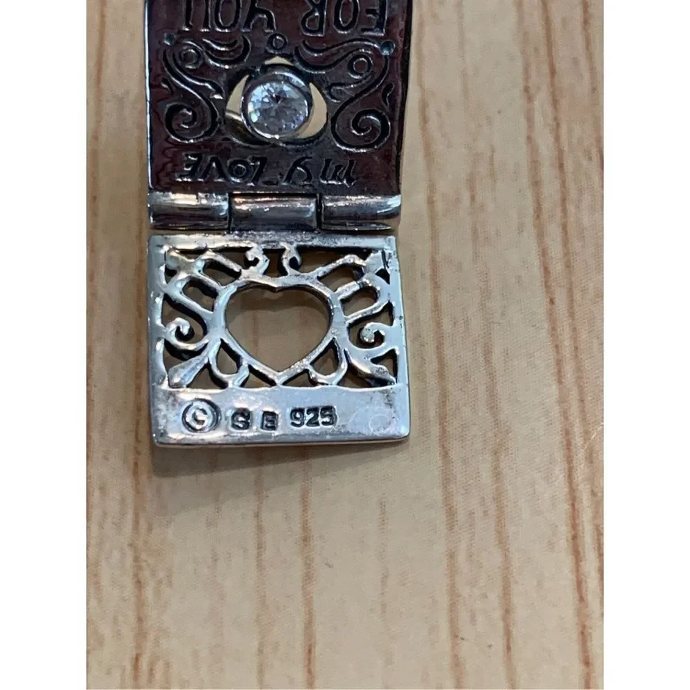 Independent vintage ornate
